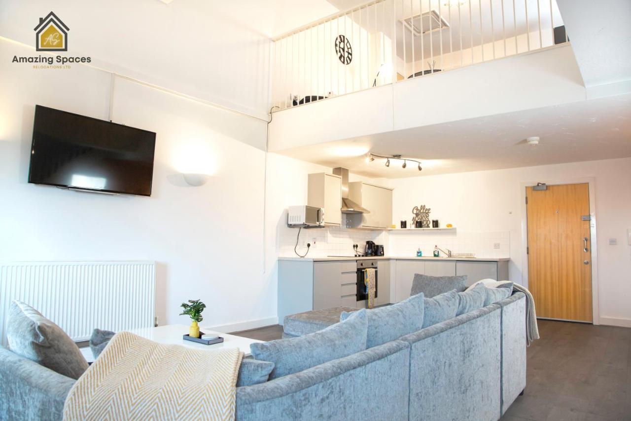 Large Unique 2 Bedroom Duplex Apartment With Private Parking & Free Wifi - Vat Qualifying By Amazing Spaces Relocations Ltd 워링턴 외부 사진