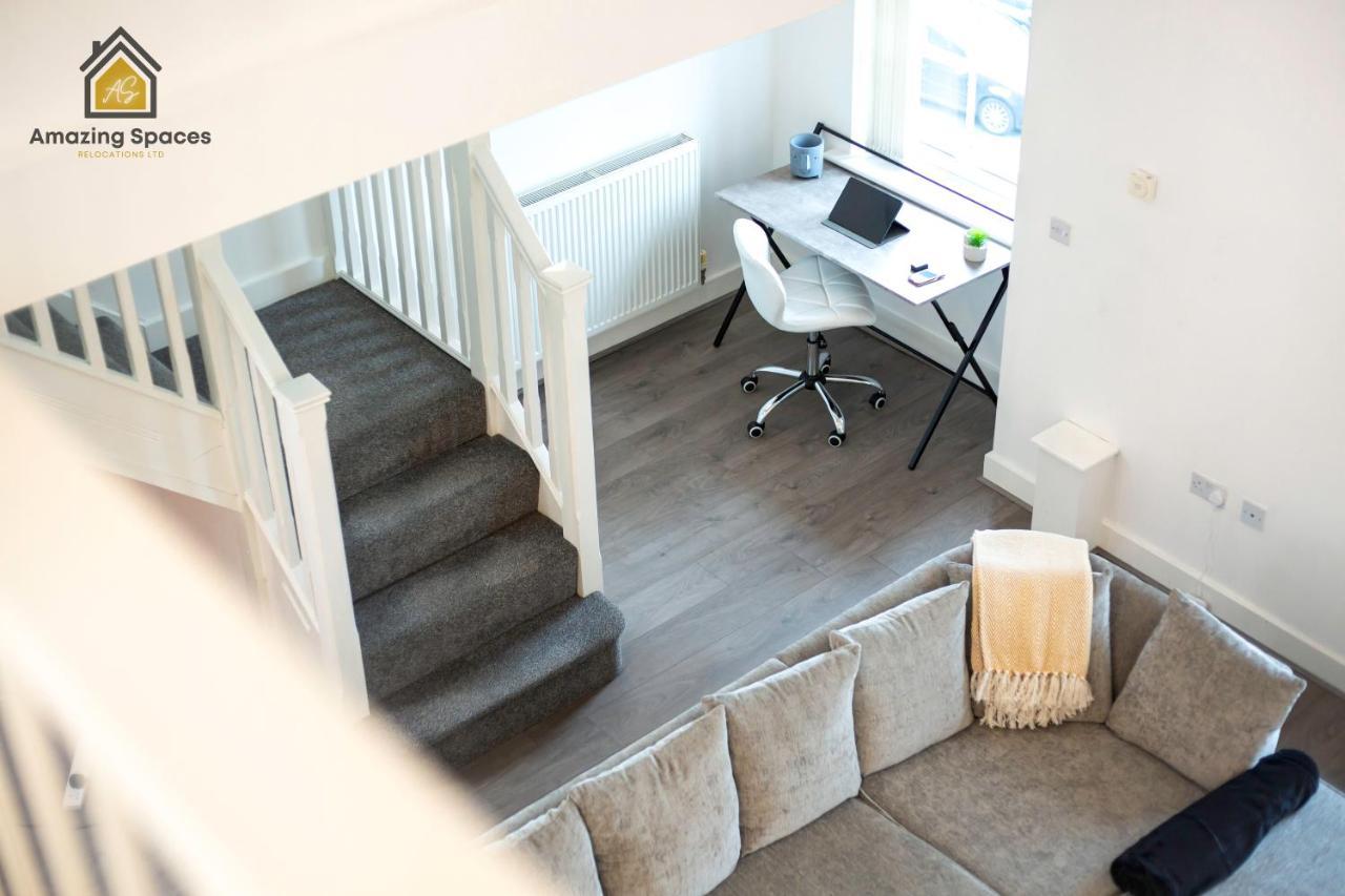 Large Unique 2 Bedroom Duplex Apartment With Private Parking & Free Wifi - Vat Qualifying By Amazing Spaces Relocations Ltd 워링턴 외부 사진