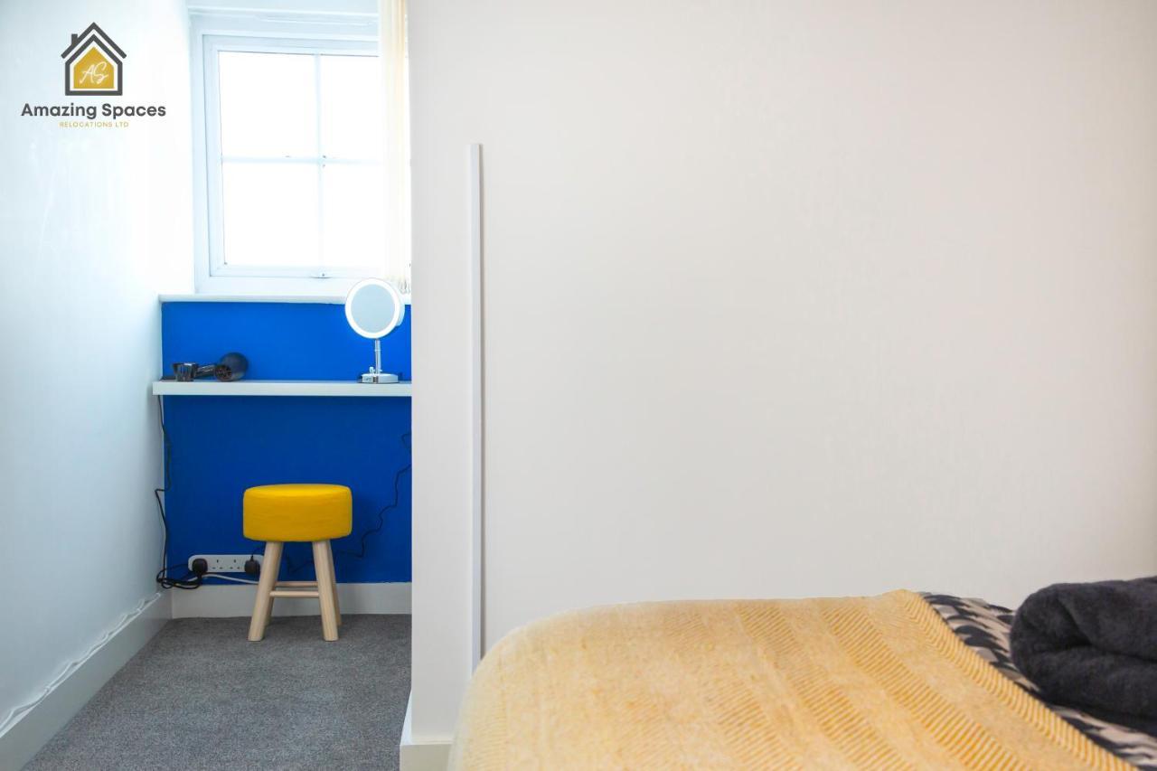 Large Unique 2 Bedroom Duplex Apartment With Private Parking & Free Wifi - Vat Qualifying By Amazing Spaces Relocations Ltd 워링턴 외부 사진